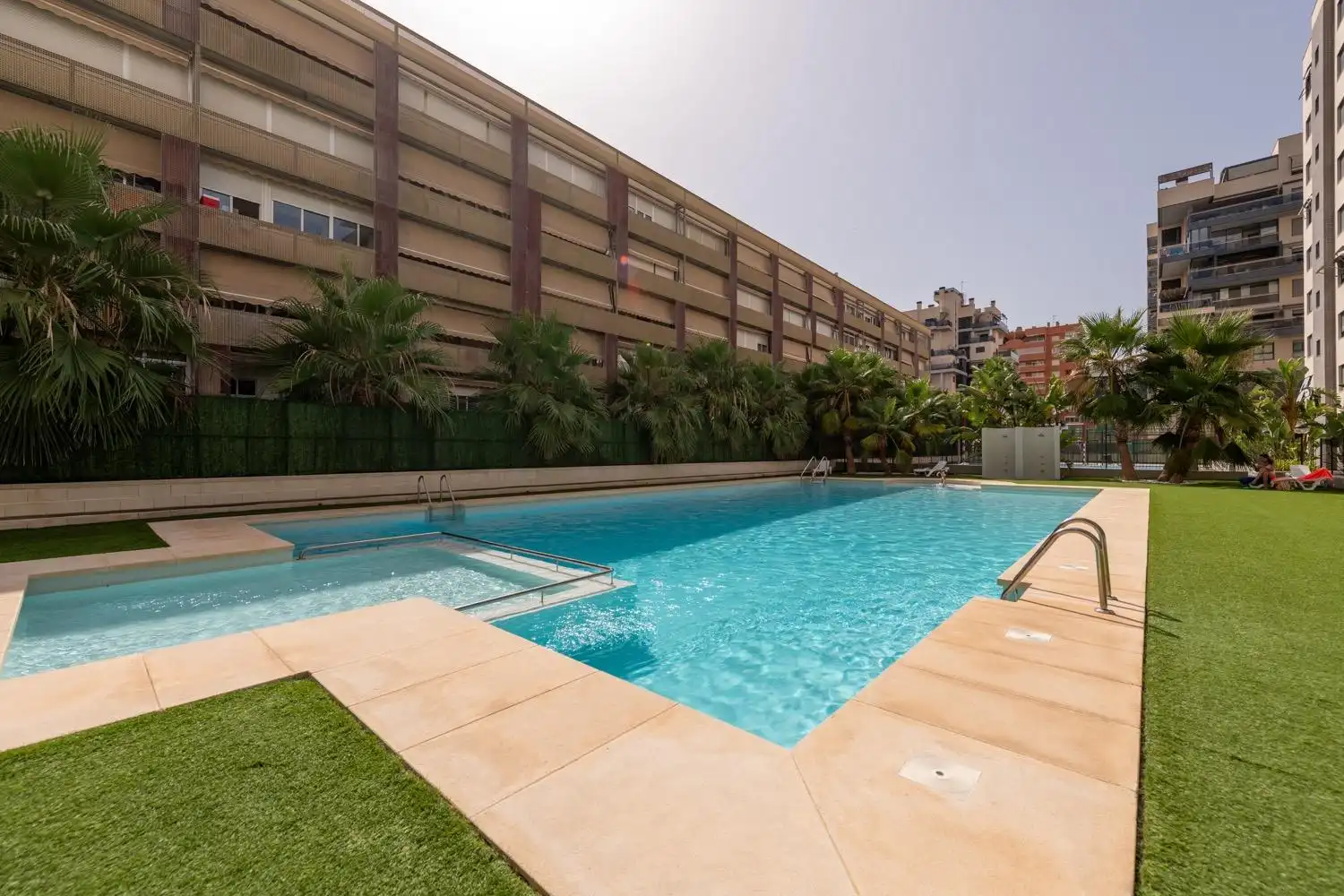 Piscina de Pis en venda en Alicante / Alacant amb Aire condicionat, Jardí privat i Terrassa
