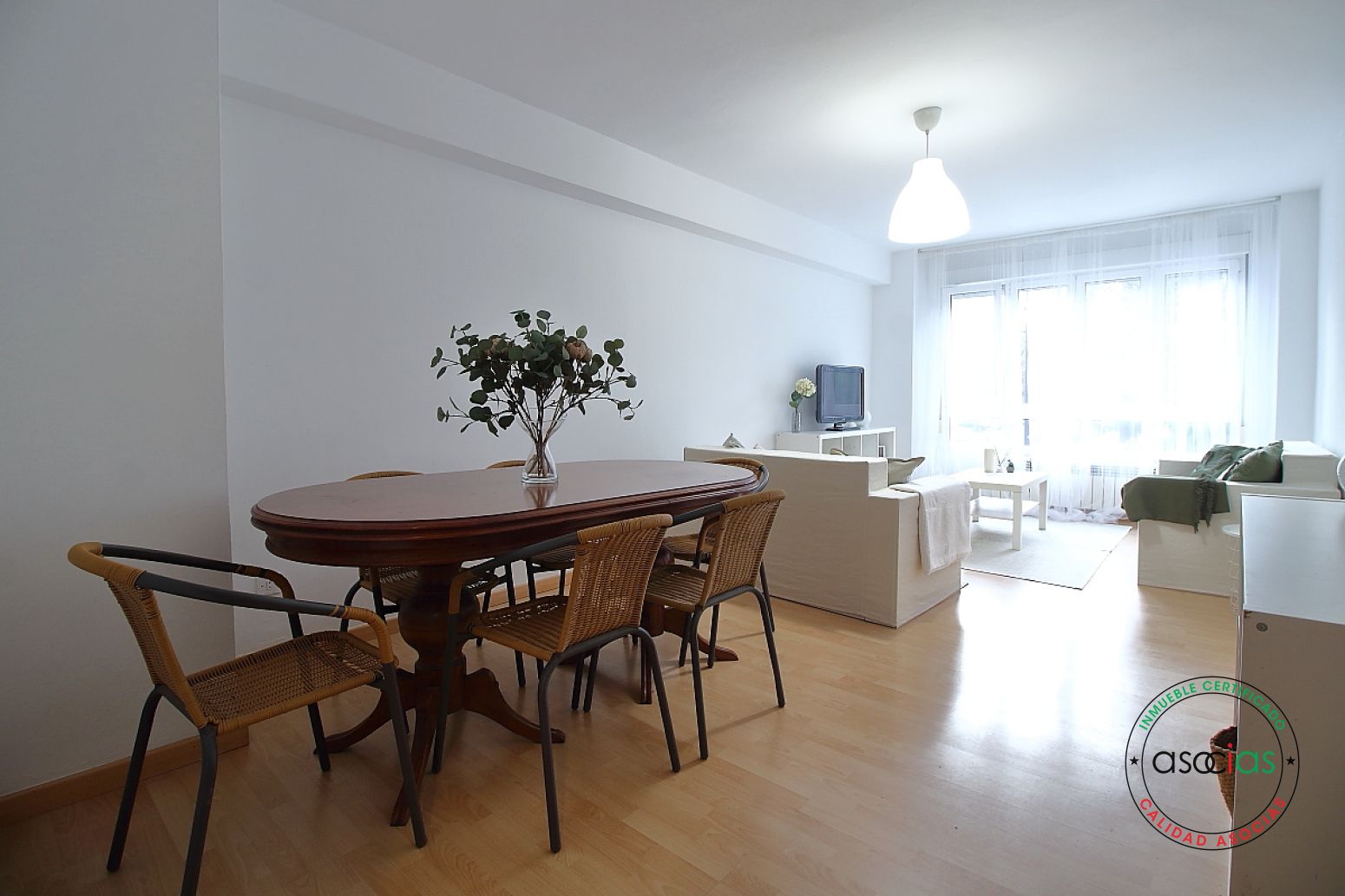 Menjador de Pis en venda en Gijón  amb Calefacció, Jardí privat i Terrassa