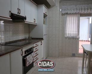 Cuina de Pis de lloguer en Oviedo  amb Calefacció, Parquet i Traster