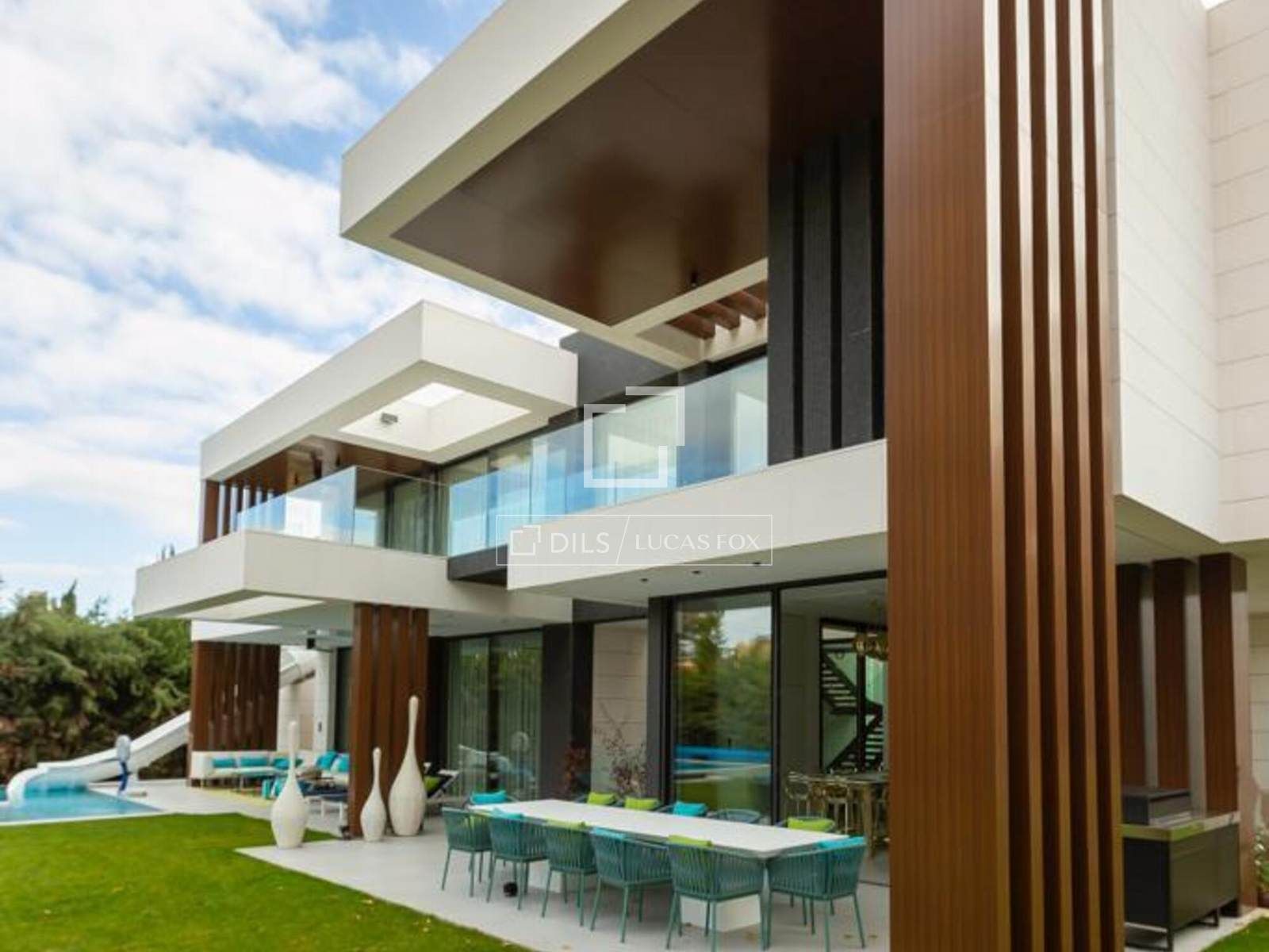 Terrace of House or chalet for sale in  Madrid Capital  with Air Conditioner, Heating and Private garden