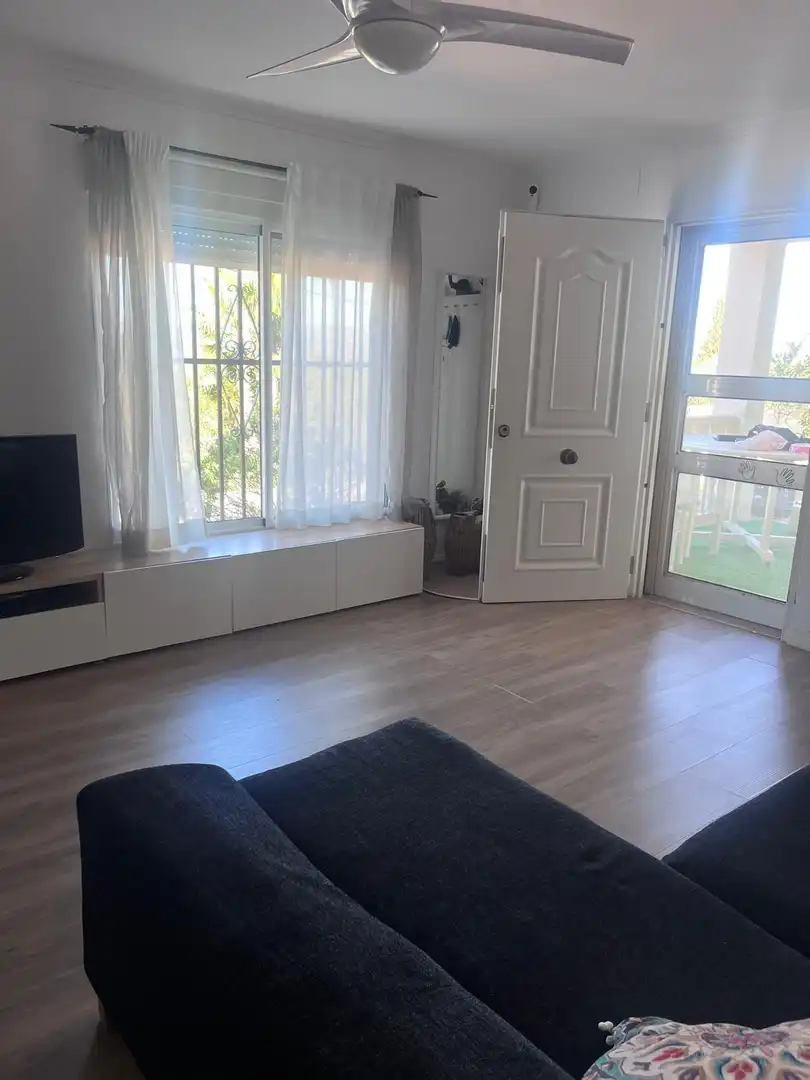 Sala d'estar de Casa o xalet en venda en Vilamarxant amb Aire condicionat, Jardí privat i Terrassa