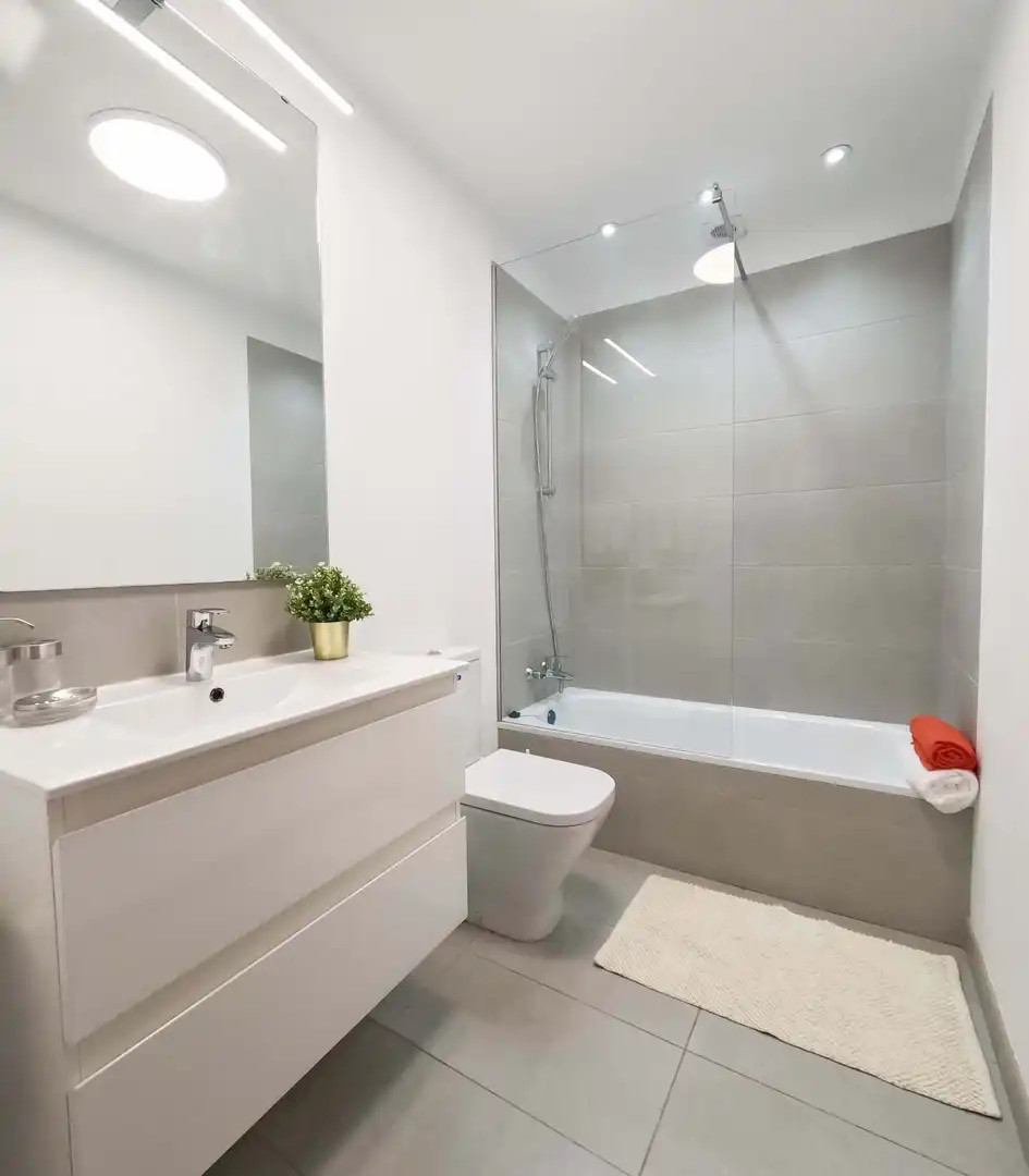 Baño de Piso en venta en Santa Cruz de Tenerife con Aire acondicionado, Trastero y Amueblado