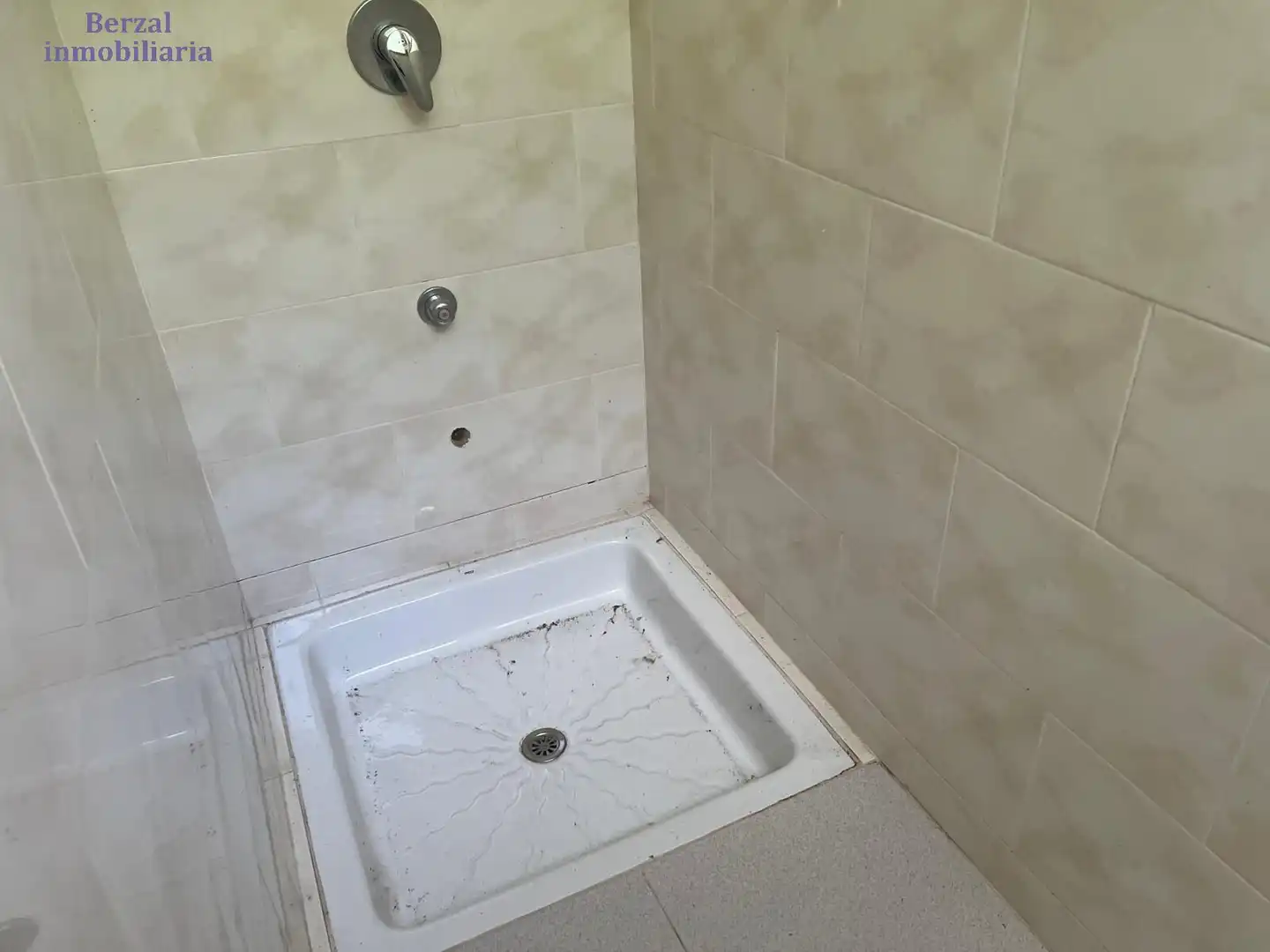Bany de Casa o xalet en venda en Nalda amb Jardí privat, Terrassa i Traster