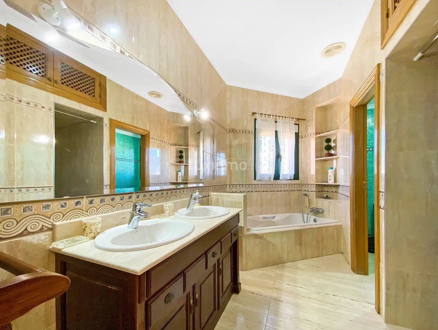 Bathroom of Houses for sale in Calpe / Calp  with Air Conditioner, Heating and Terrace
