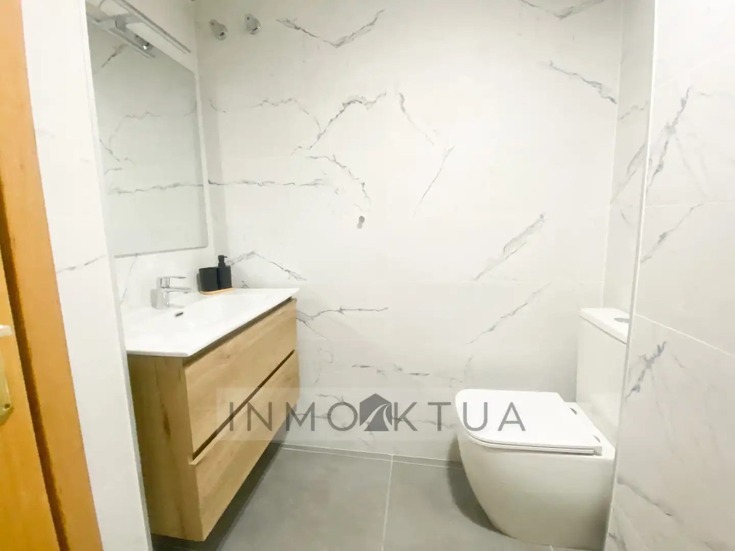 Bathroom of Flat for sale in Jerez de la Frontera  with Air Conditioner, Furnished and Oven