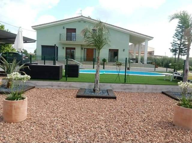 Casa-chalet en Venta en Deltebre