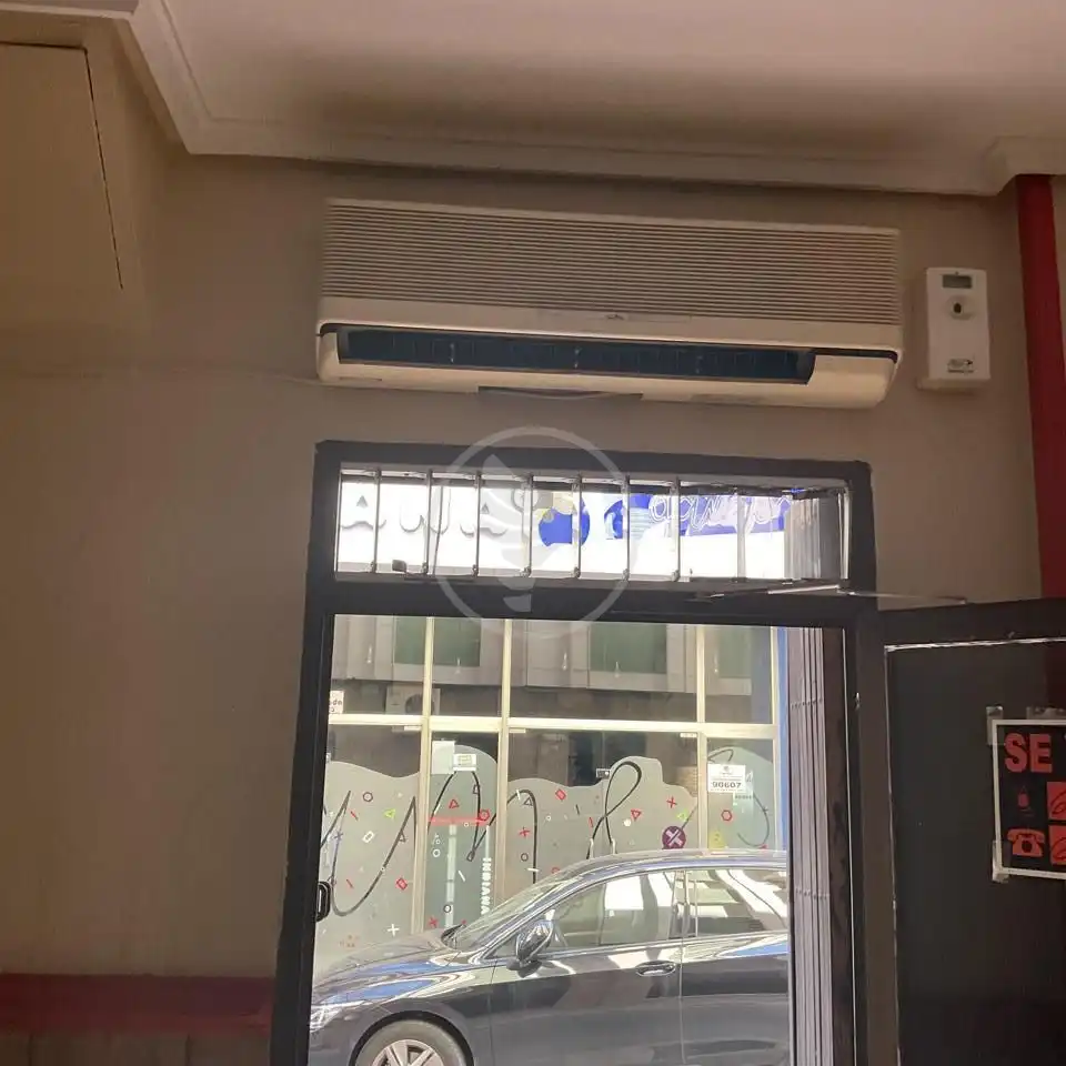 Local en venta en Linares con Aire acondicionado