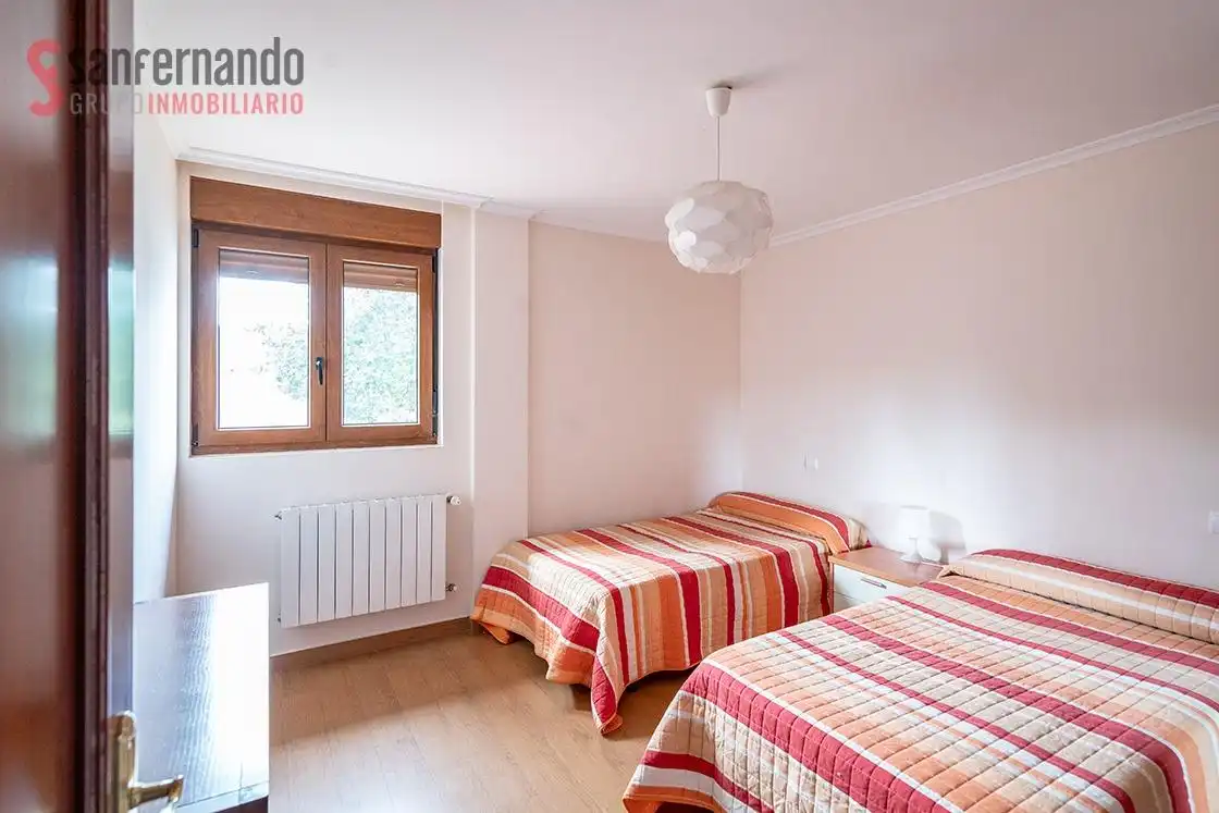 Habitación de Casa o chalet en venta en Santa Cruz de Bezana con Calefacción, Jardín privado y Balcón