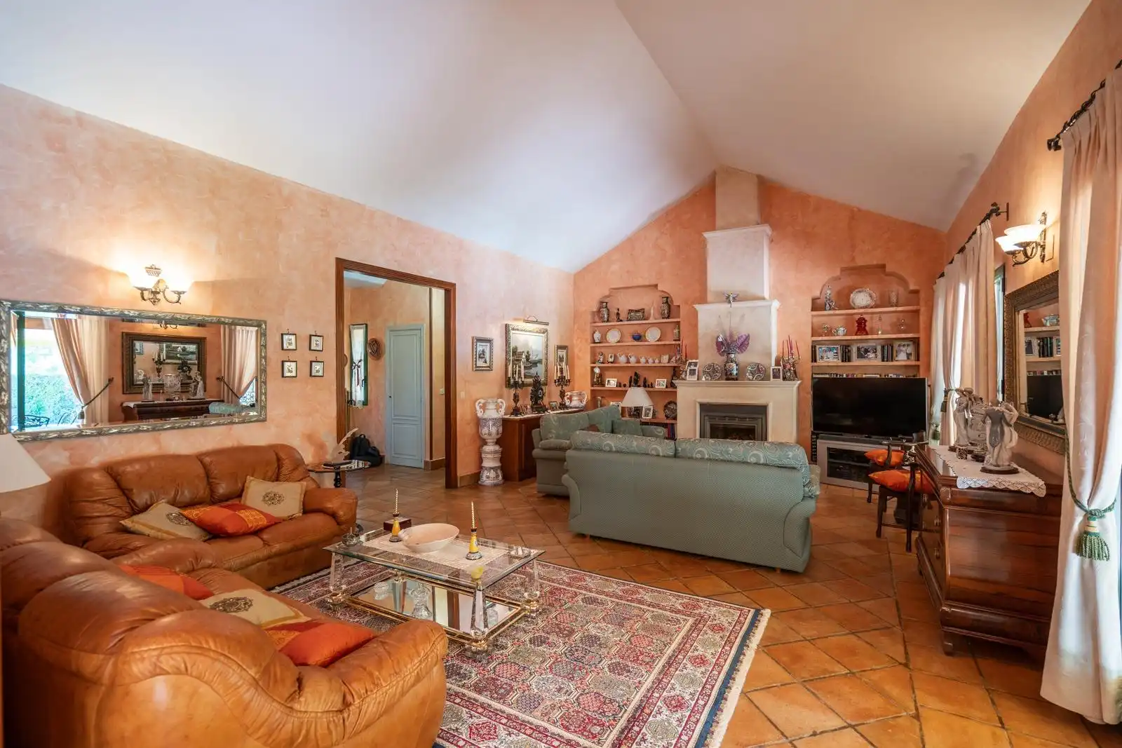Living room of Country homes for sale in Chinchón  with Air Conditioner, Heating and Private garden