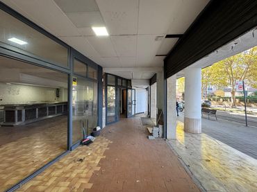 Local comercial en venda a Avenida PAISOS CATALANS 28