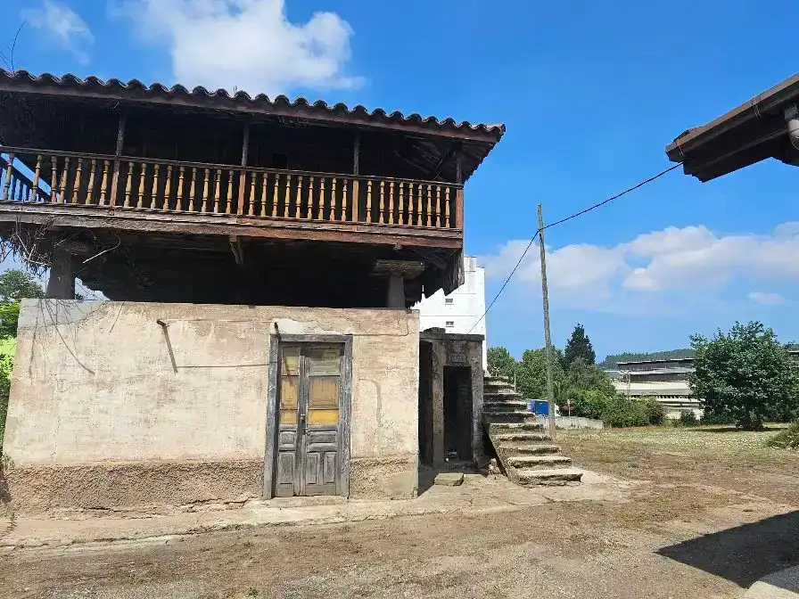 Vista exterior de Casa o xalet en venda en Corvera de Asturias amb Balcó