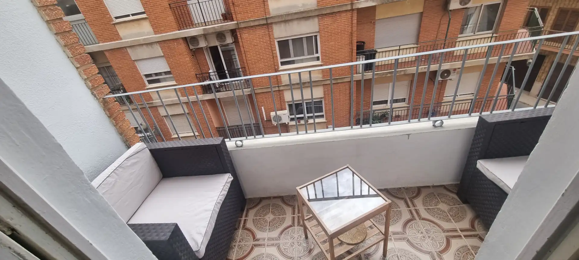 Terraza de Piso en venta en Moncada con Amueblado, Horno y Lavadora