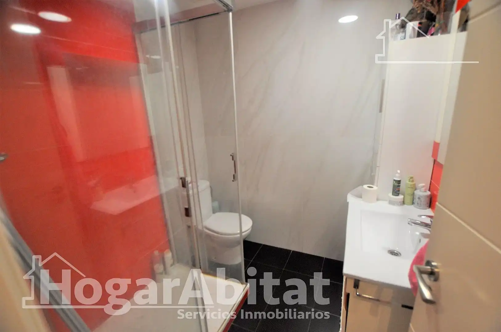 Baño de Piso en venta en Xirivella con Aire acondicionado, Calefacción y Trastero