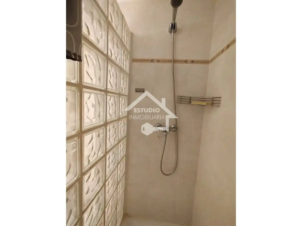 Baño de Dúplex en venta en Viana con Calefacción y Balcón