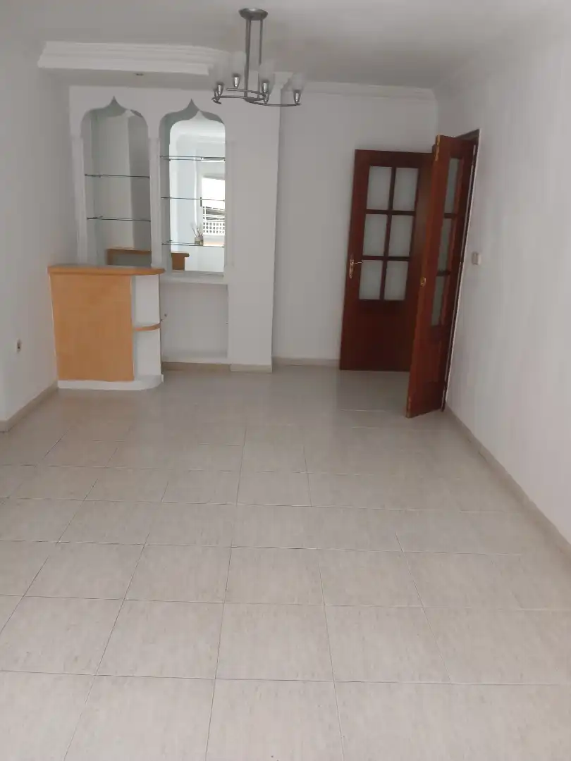 Piso en venta en Motril con Aire acondicionado, Trastero y Amueblado
