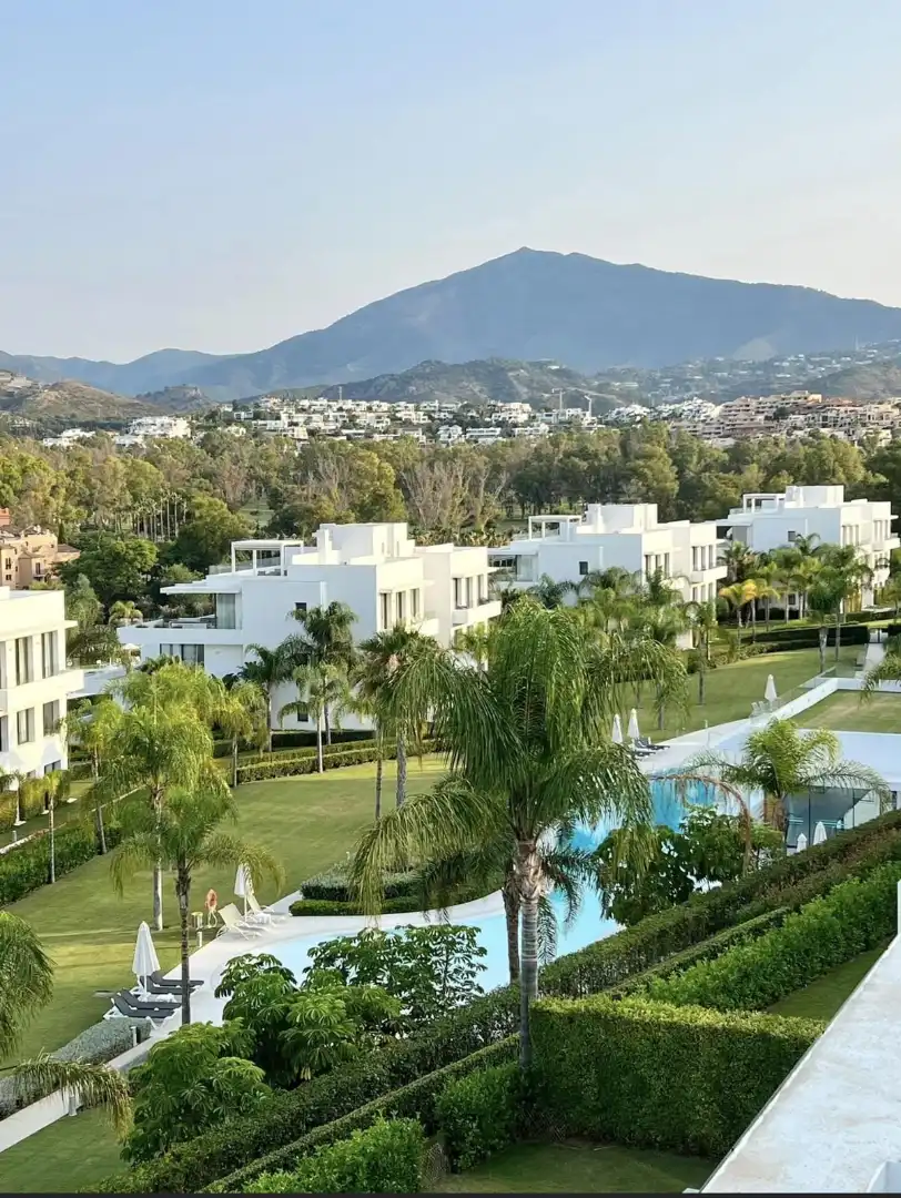 Vista exterior de Apartamento en venta en Estepona con Terraza, Trastero y Amueblado