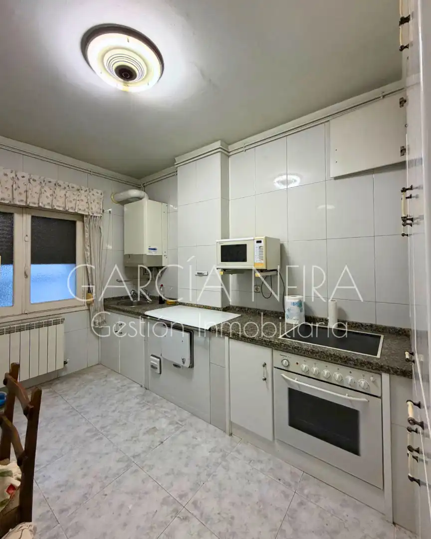 Cocina de Piso en venta en Gijón  con Calefacción, Parquet y Amueblado