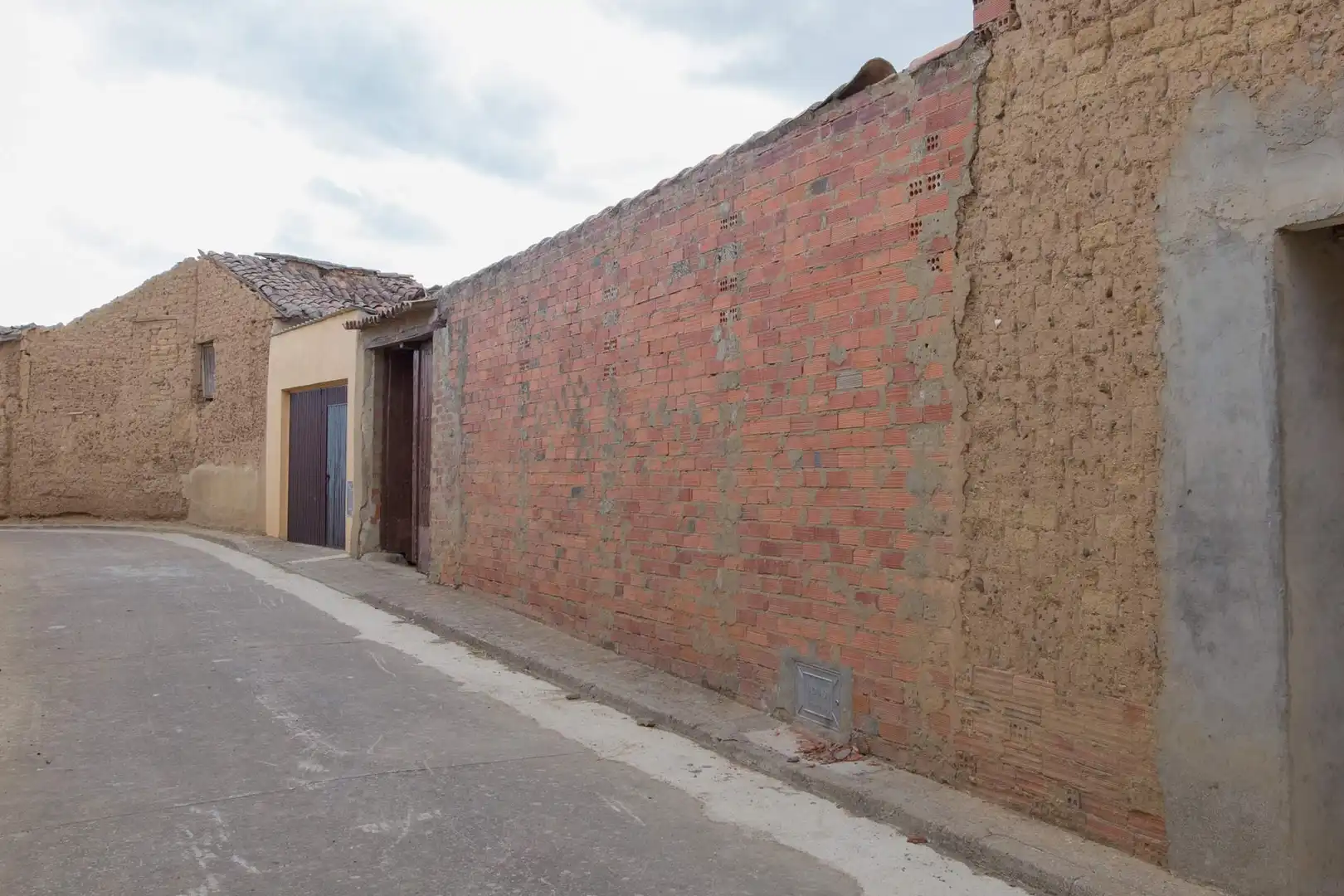 Exterior view of Houses for sale in Gordoncillo  with Heating, Private garden and Storage room
