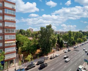 Vista exterior de Pis en venda en  Madrid Capital amb Aire condicionat, Calefacció i Terrassa