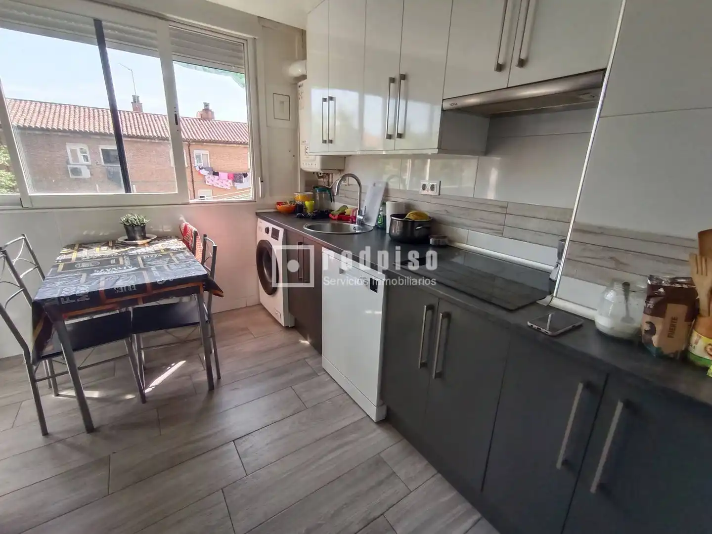 Cocina de Piso en venta en Madrid con Calefacción y Trastero