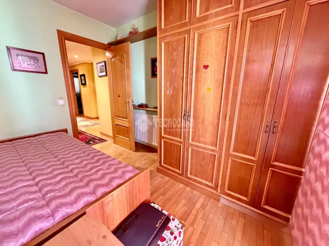 Bedroom of Flat for sale in León Capital   with Heating, Parquet flooring and Terrace