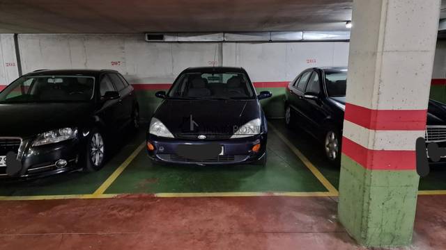 Garaje en Alquiler en LUIS SEOANE en Centro - Echegaray