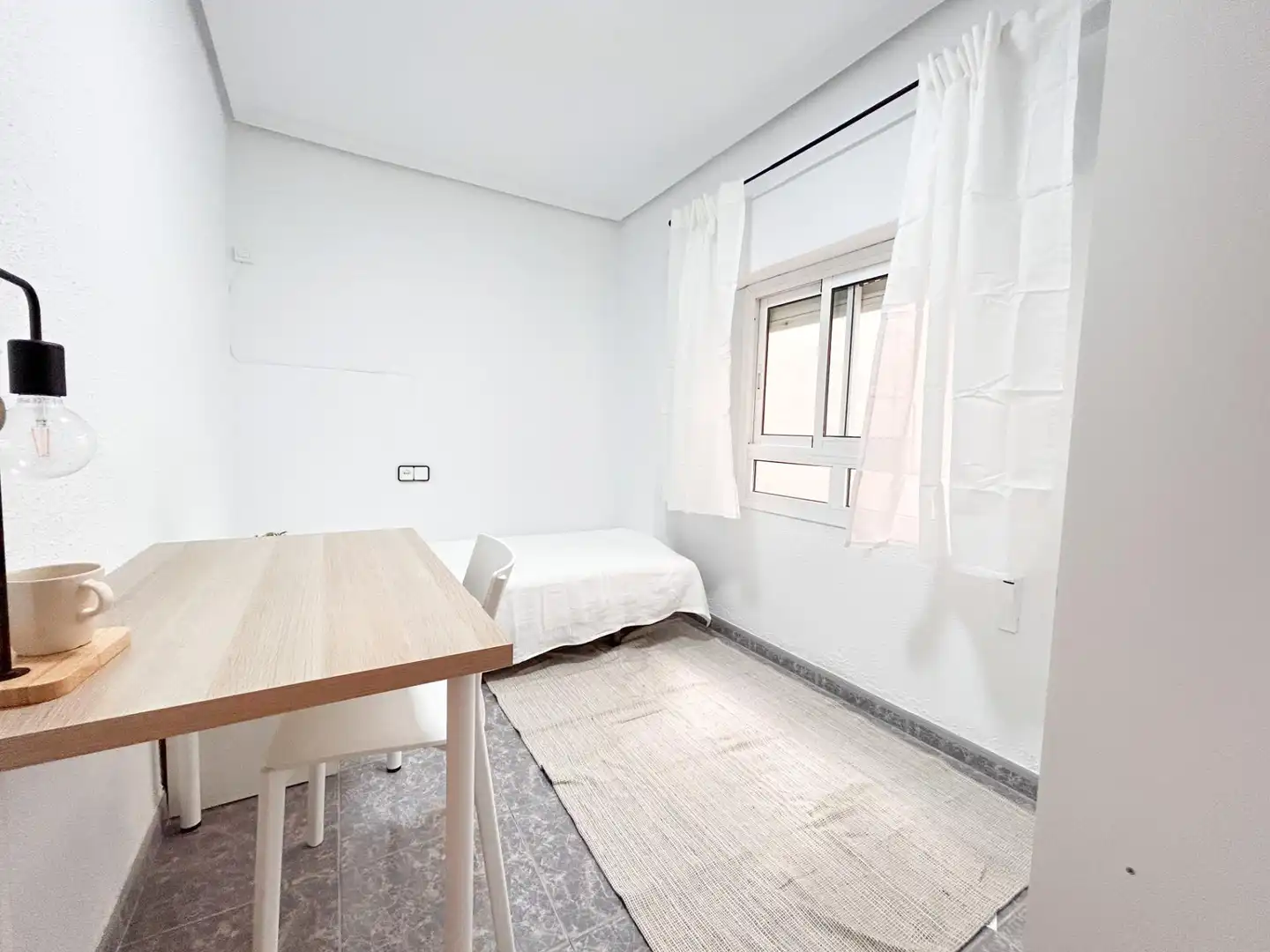 Room in Carrer PAU, 30, Centro - El Castillo