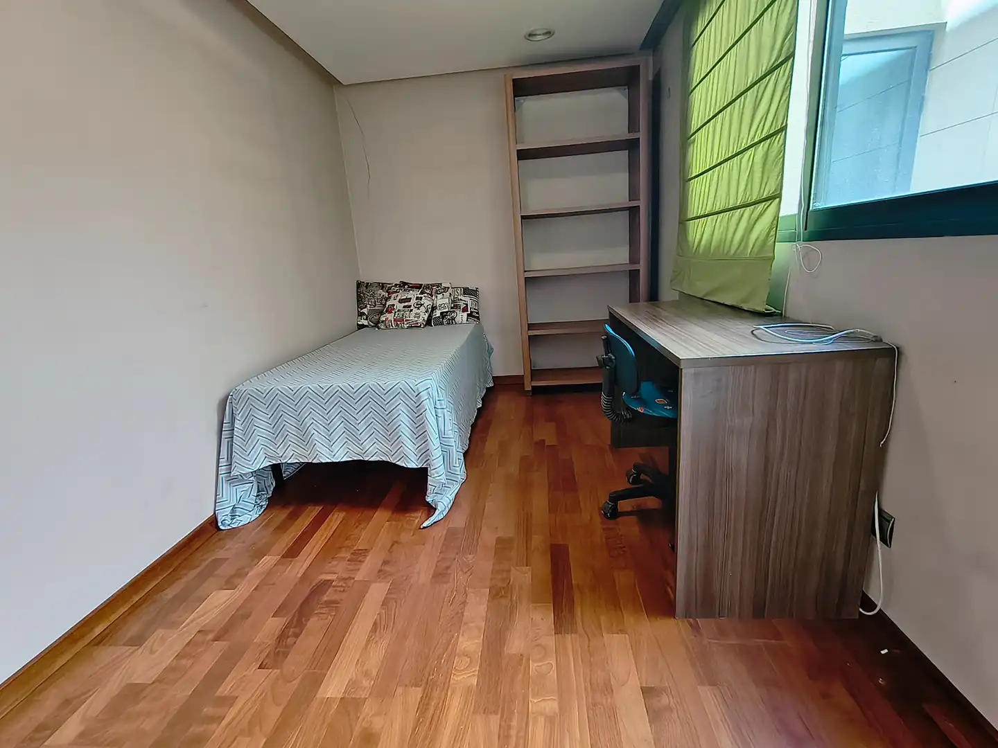 Habitación de Casa o chalet de alquiler en San Vicente del Raspeig / Sant Vicent del Raspeig con Aire acondicionado, Parquet y Amueblado
