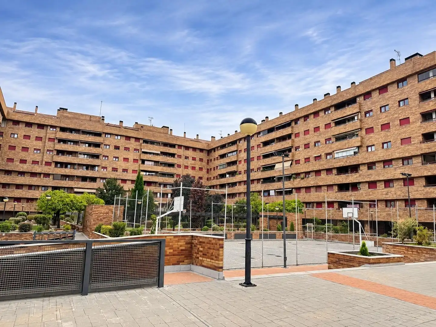 Vista exterior de Pis en venda en El Quiñón  
