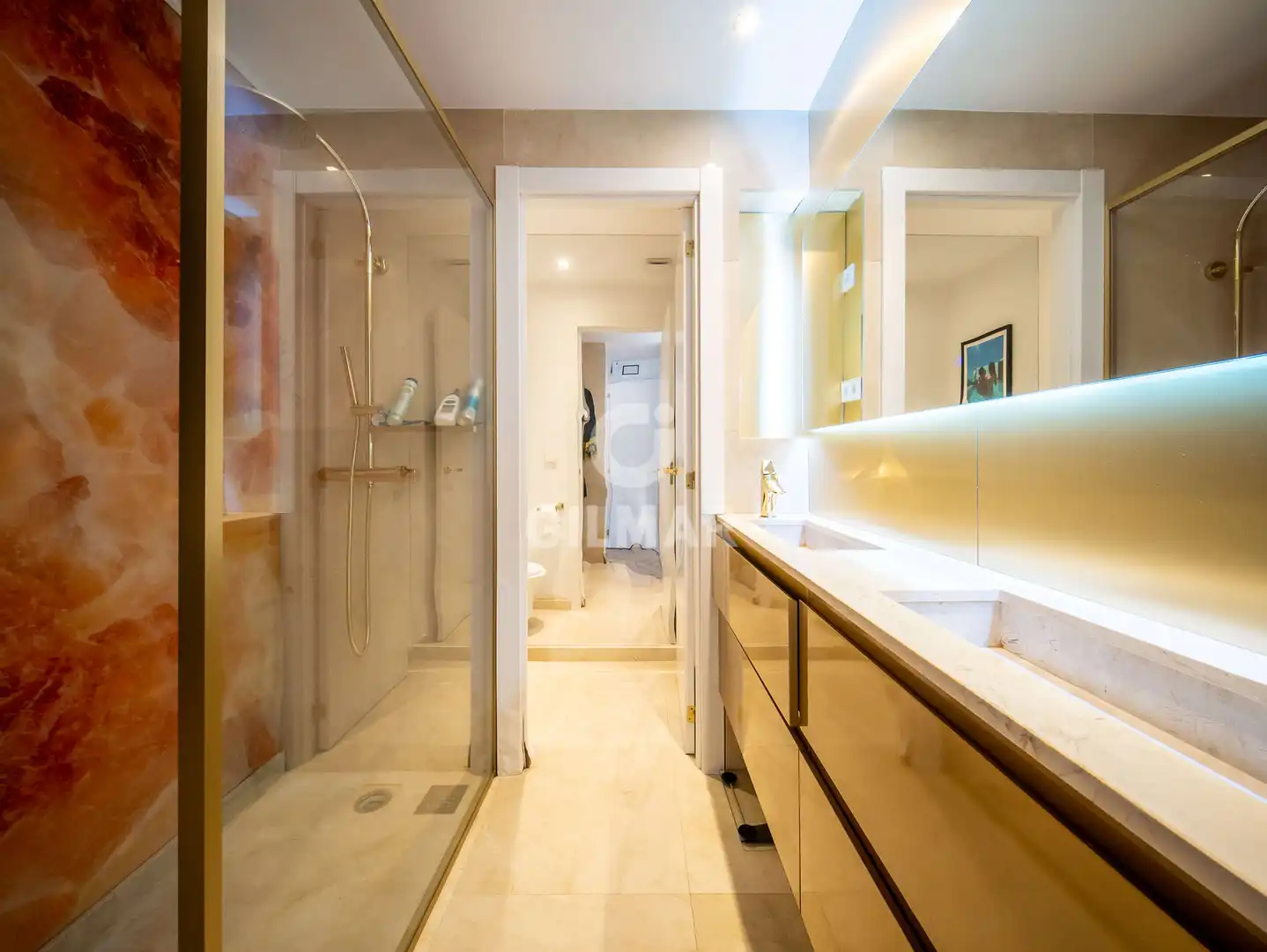Badezimmer von Dachboden zum Verkauf in Madrid mit Heizung, Abstellraum und Balkon