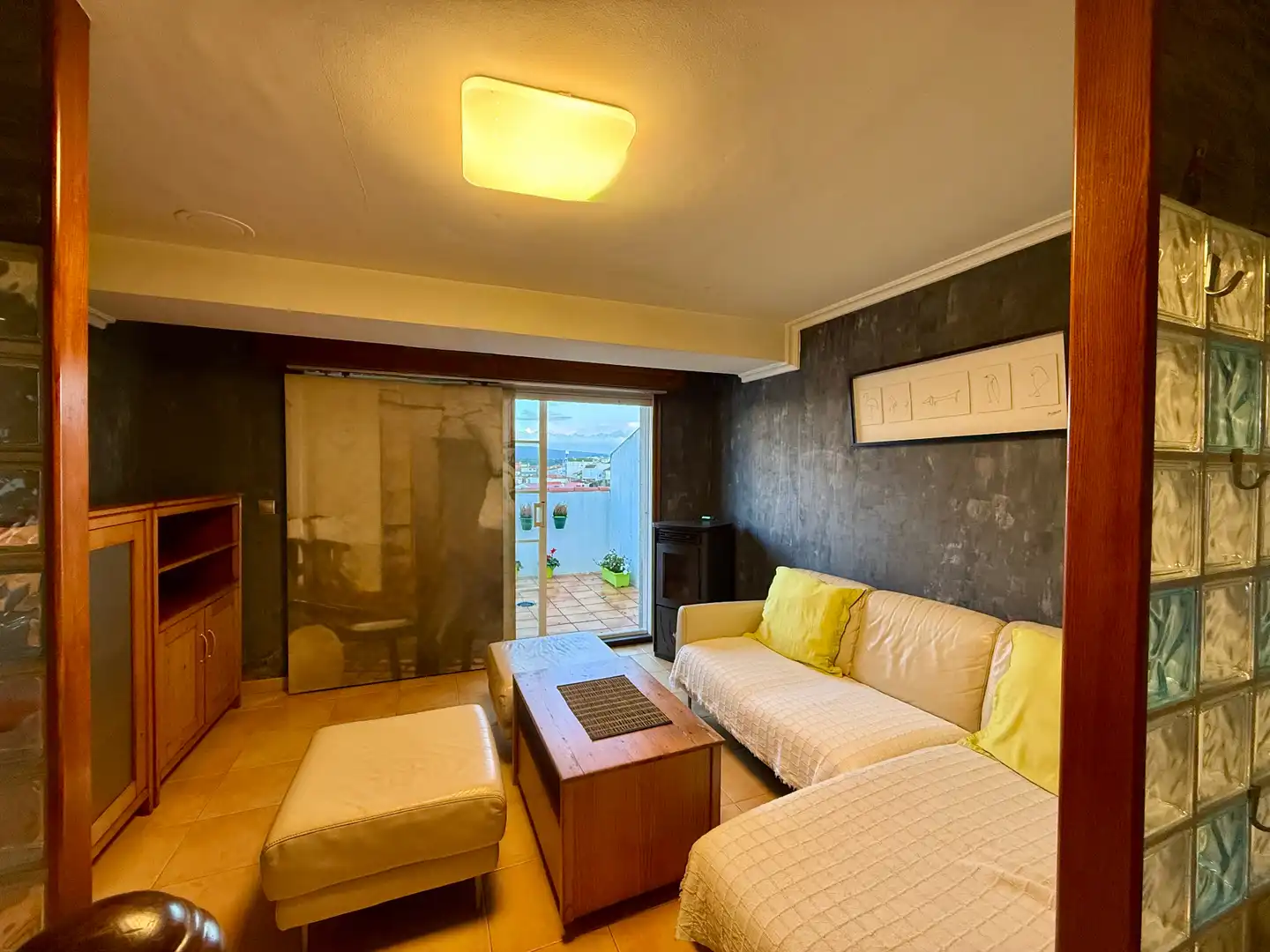 Living room of Attic for sale in O Grove    with Terrace, Storage room and Furnished