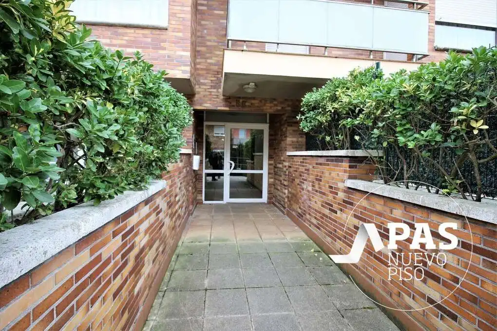Vista exterior de Piso en venta en Entrambasaguas, Cantabria