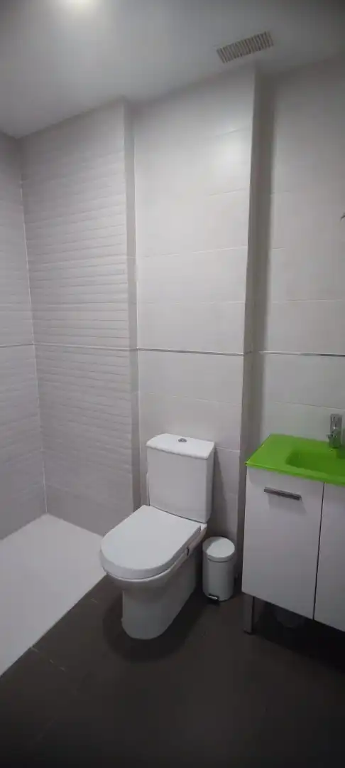 Baño de Casa adosada en venta en Almensilla con Aire acondicionado, Calefacción y Trastero