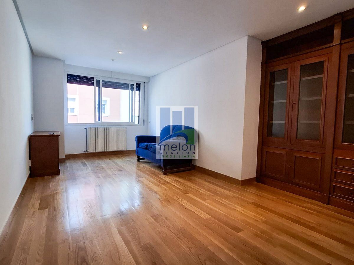 Sala d'estar de Pis en venda en Burgos Capital amb Traster