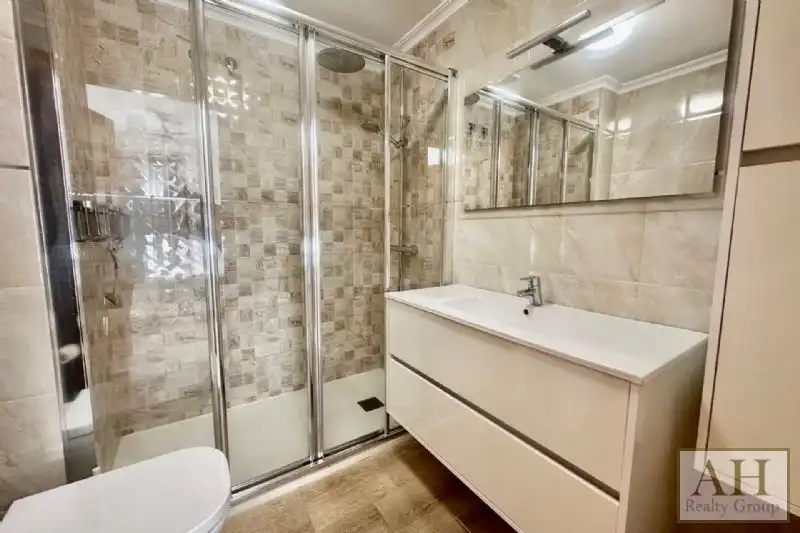 Bathroom of Apartments for sale in L'Alfàs del Pi