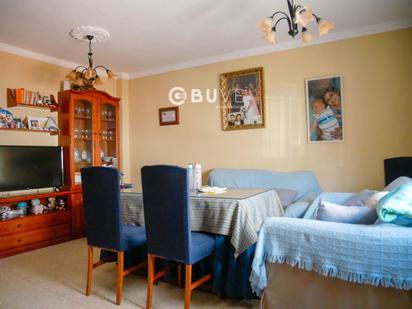 Menjador de Casa adosada en venda en Albaida del Aljarafe amb Aire condicionat i Jardí privat