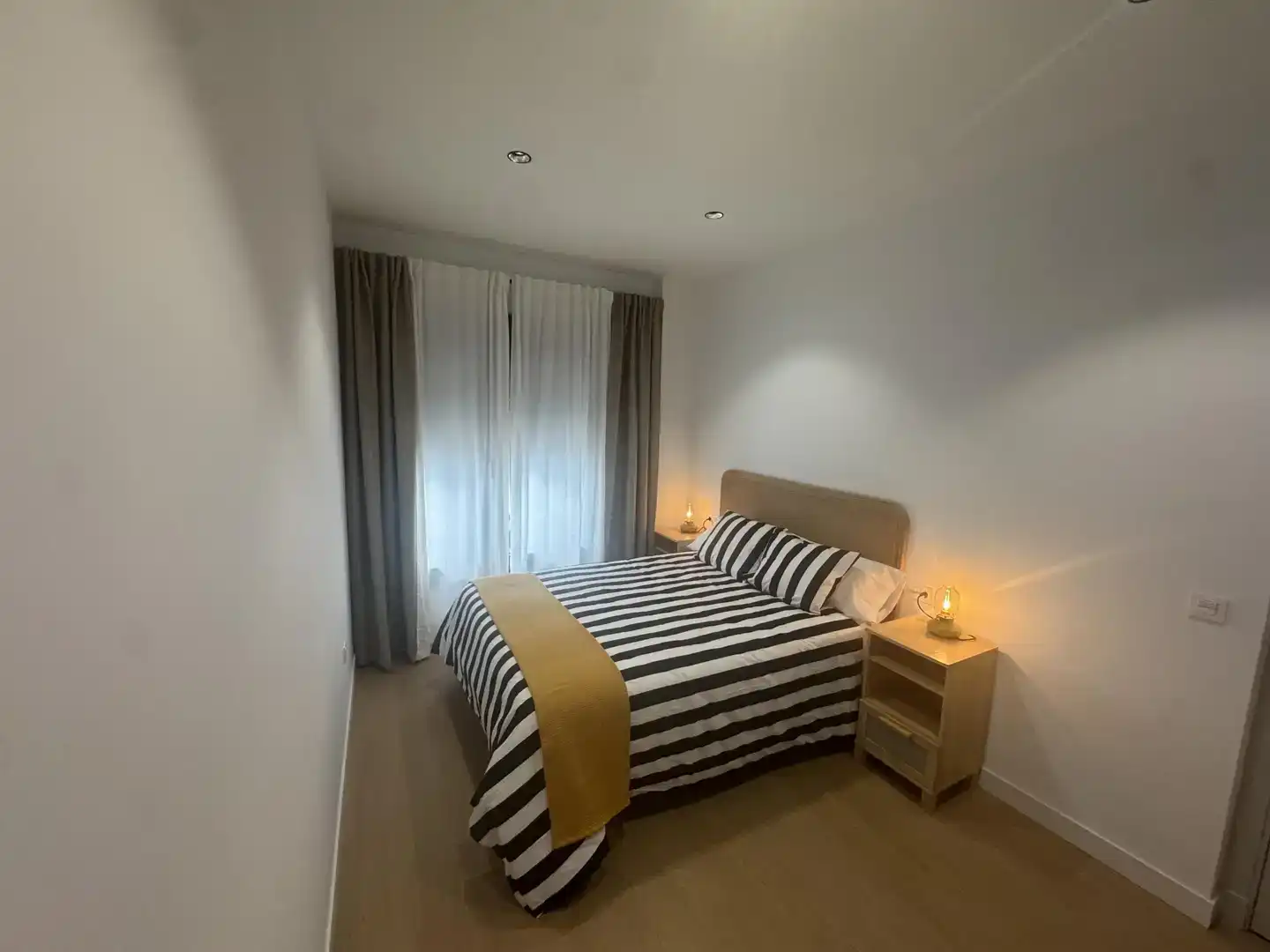 Schlafzimmer von Wohnungen zur Miete in Monesterio mit Klimaanlage, Parkett und Abstellraum