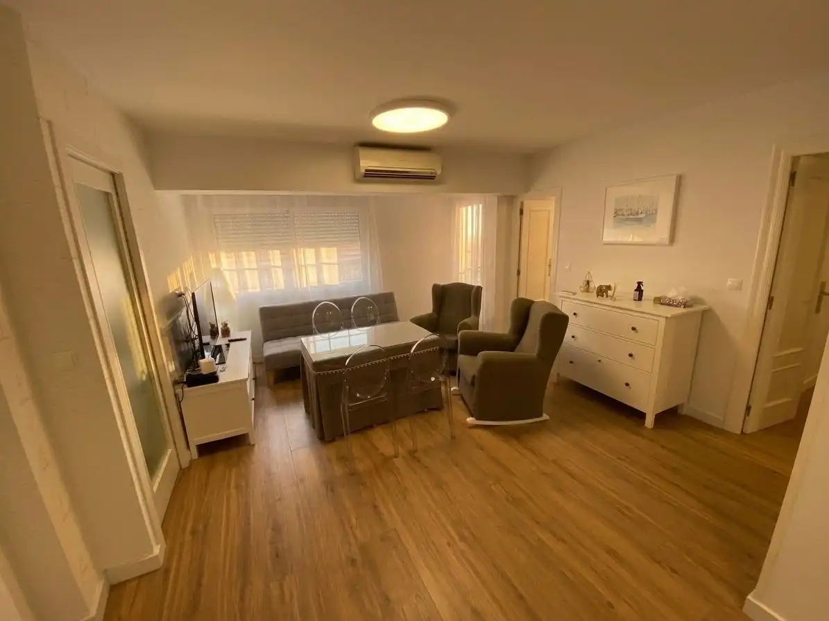 Sala d'estar de Apartament de lloguer en Torrevieja amb Aire condicionat, Moblat i Rentadora