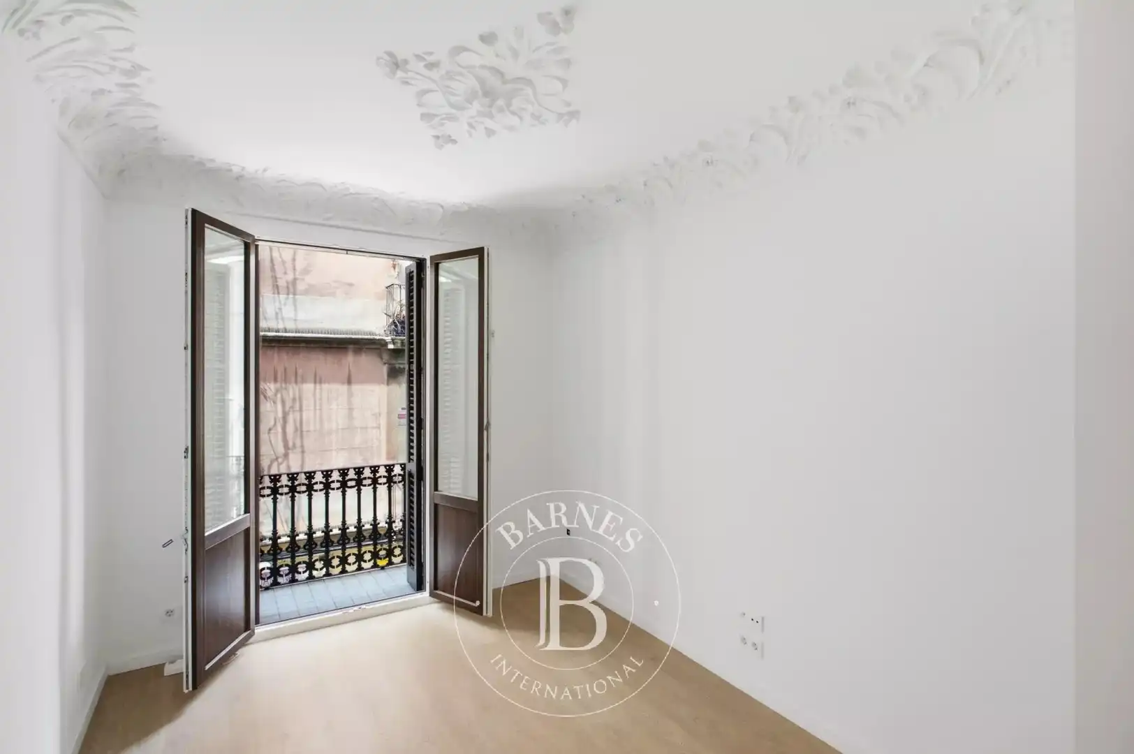 Außenansicht von Wohnung zum Verkauf in Barcelona mit Klimaanlage