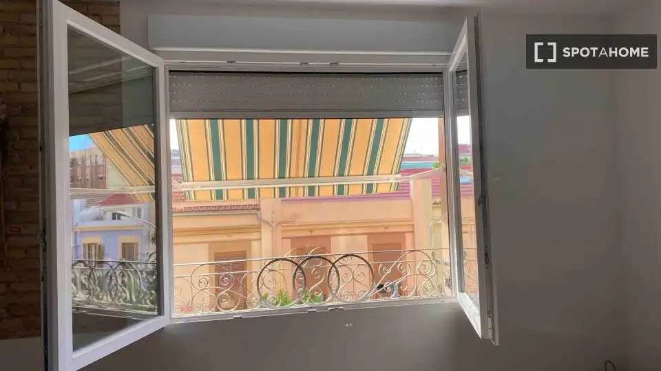 Terrassa de Pis de lloguer en Valencia amb Aire condicionat, Calefacció i Moblat