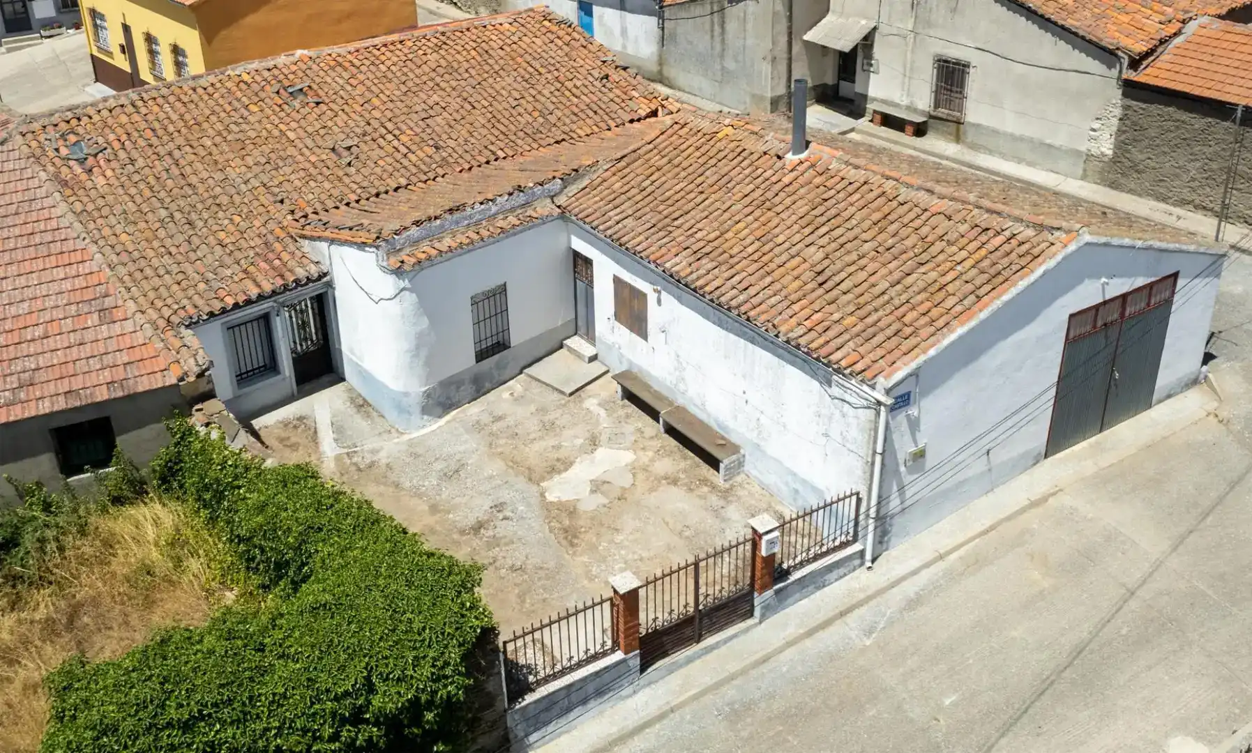 Vista exterior de Pis en venda en Montejo amb Jardí privat i Traster