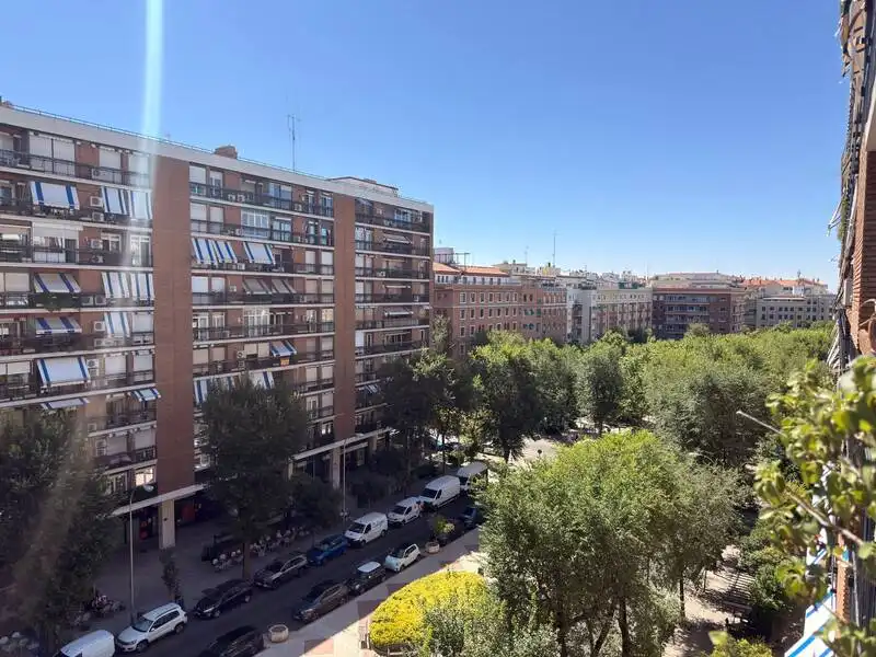 Vista exterior de Pis en venda en Madrid amb Aire condicionat, Calefacció i Terrassa