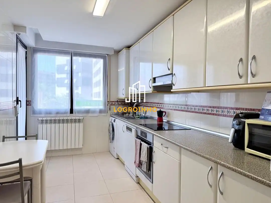 Kitchen of Flat for sale in  Logroño  with Heating, Terrace and Storage room