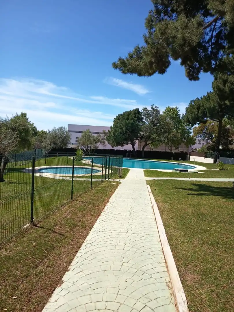 Piscina de Apartament de lloguer en Marbella amb Aire condicionat, Calefacció i Jardí privat