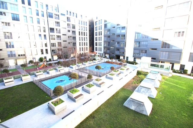 Piscina de Pis en venda en  Madrid Capital amb Aire condicionat, Calefacció i Traster