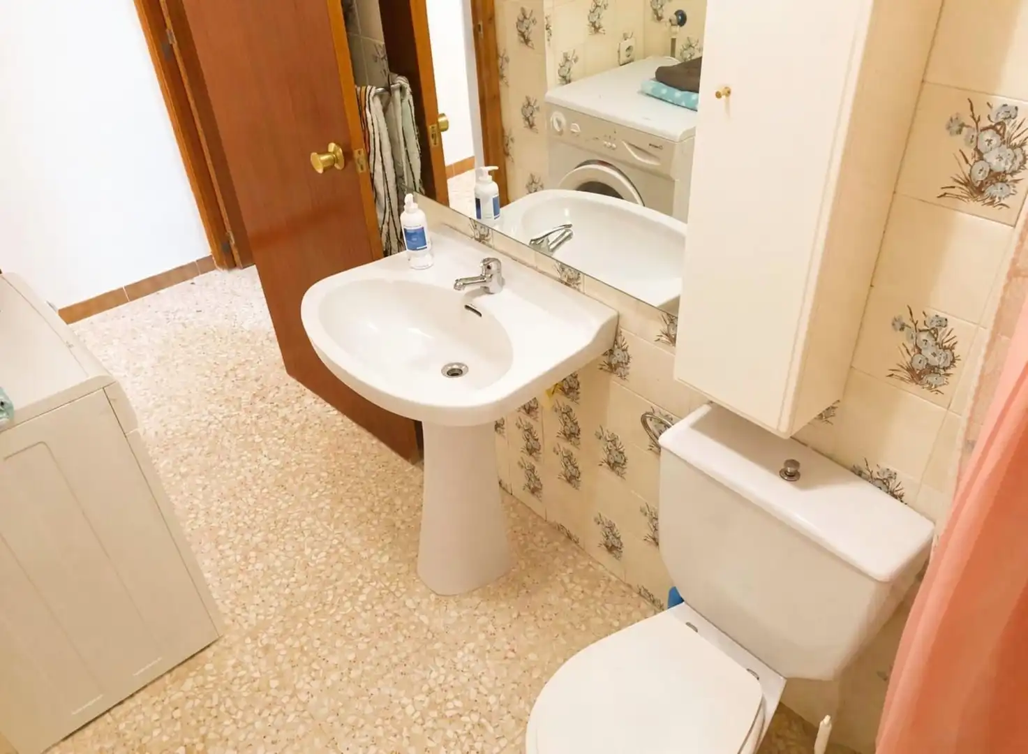 Badezimmer von Country house zum Verkauf in Montón mit Abstellraum