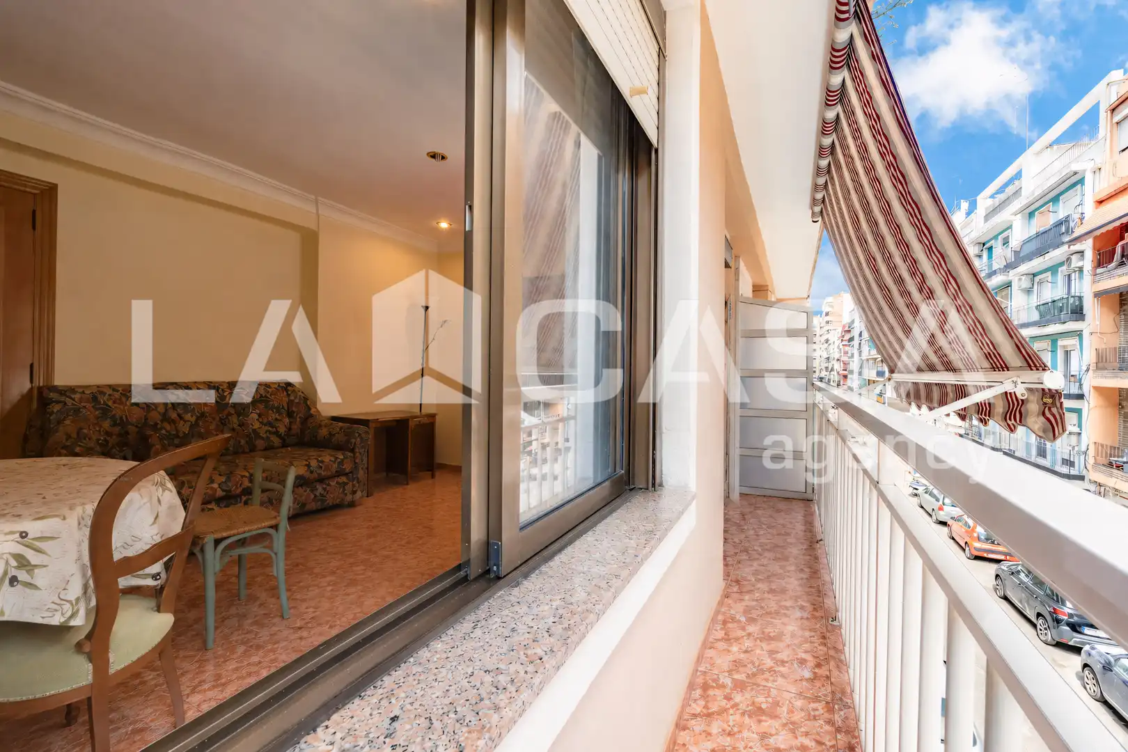 Appartamento con terrazza in vendita a Carrer de les Arts i dels Oficis, imagen 3