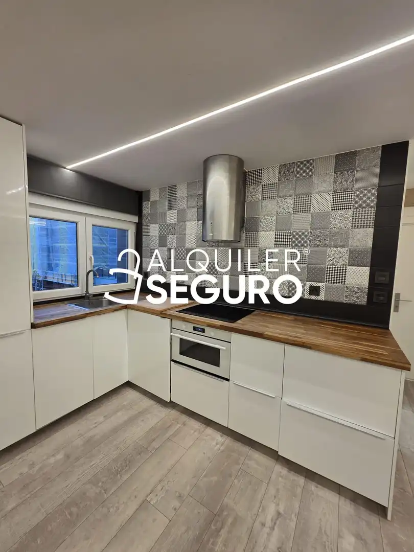 Kitchen of Flat for rent in Bilbao   with Heating and Furnished