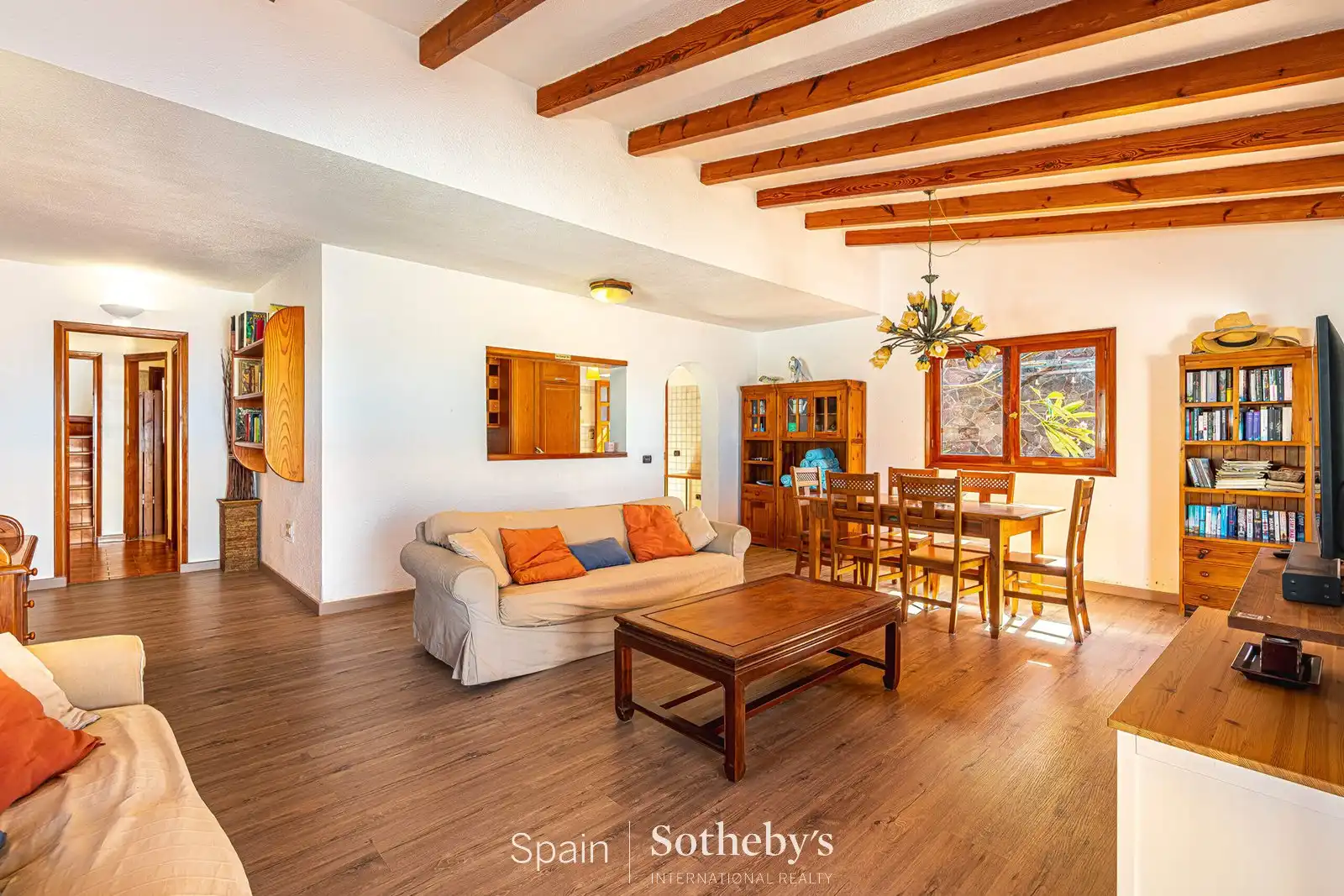 Sala d'estar de Casa o xalet en venda en Adeje amb Aire condicionat, Jardí privat i Terrassa