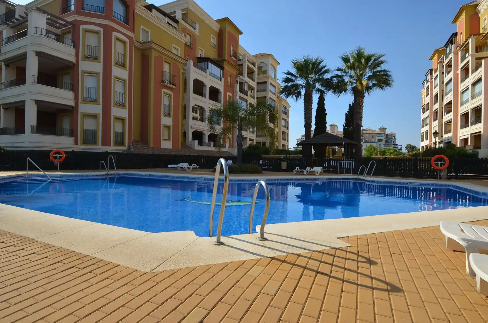 Piscina de Apartamento en venta en Ayamonte con Terraza, Amueblado y Piscina comunitaria